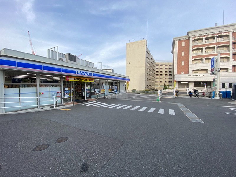 オースター６番館 コンビニ