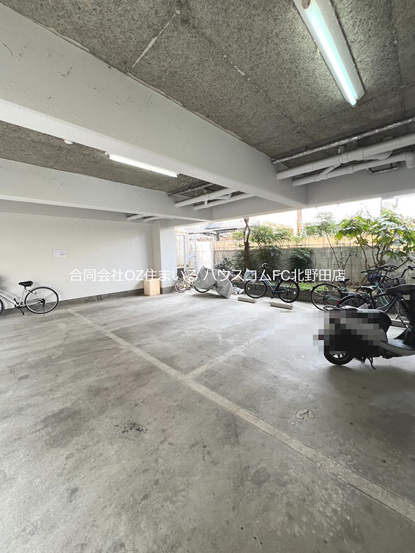 パイン北野田 駐車場