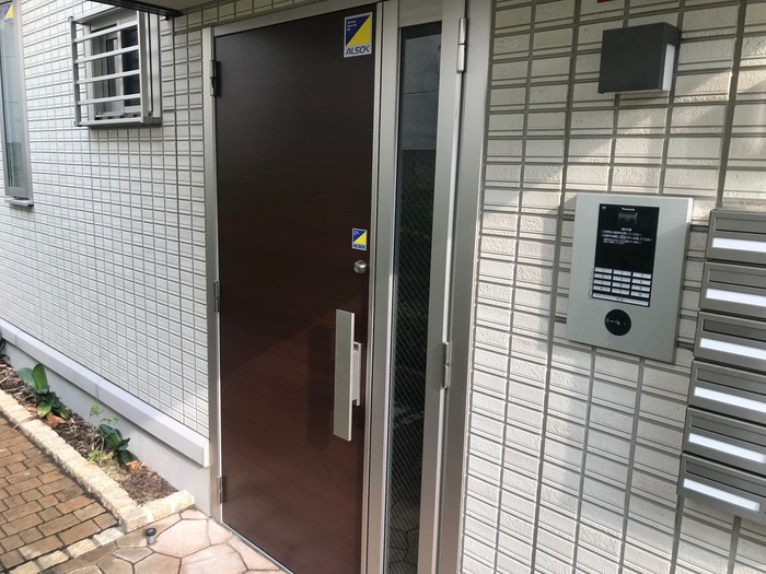 マーベラス 玄関