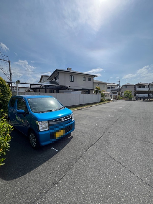 アンジュール 駐車場