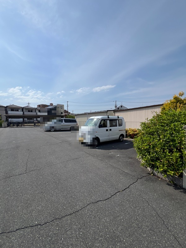 アンジュール 駐車場