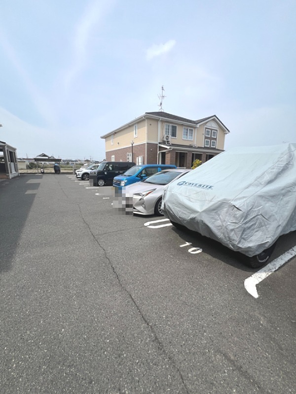 フィオーレ 駐車場