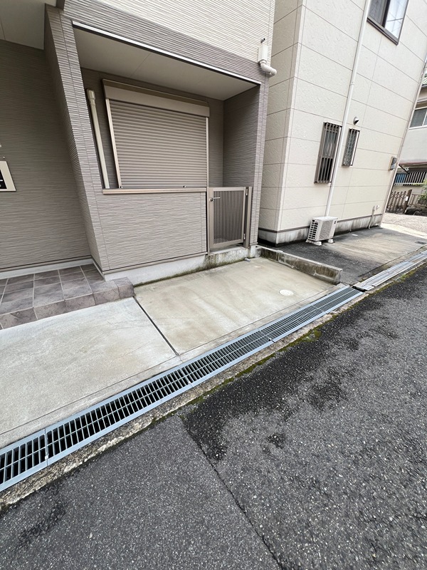グランメゾン南余部  駐車場