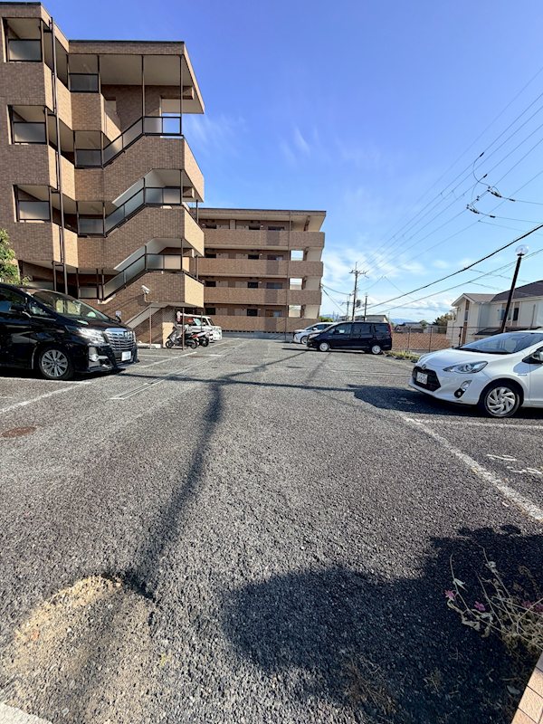 ブランミュール陶器 駐車場