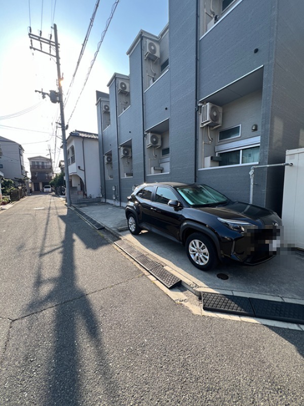 コンフォータス 駐車場