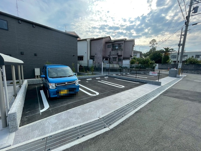 テナム　プレッソ　メゾン 駐車場