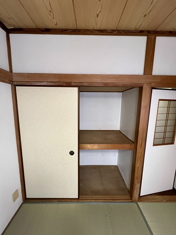 堺市美原区黒山貸家 収納