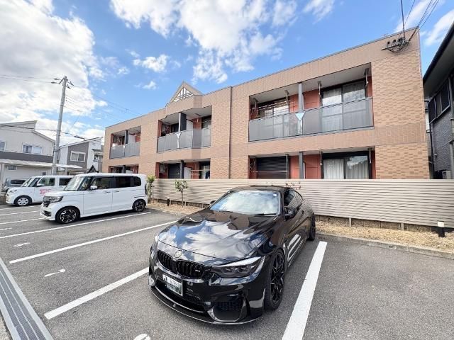 グレイシャス 駐車場