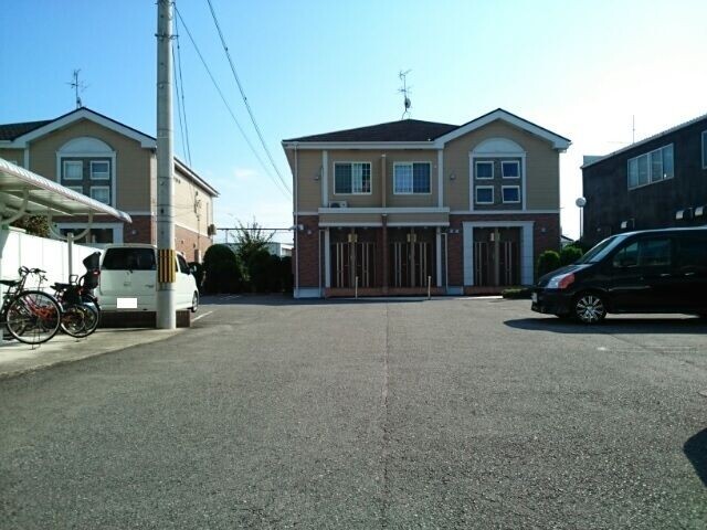 ウルー　アンジュI 駐車場