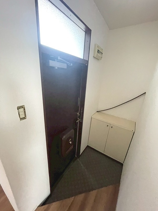 シャトードイワネJ号館 玄関
