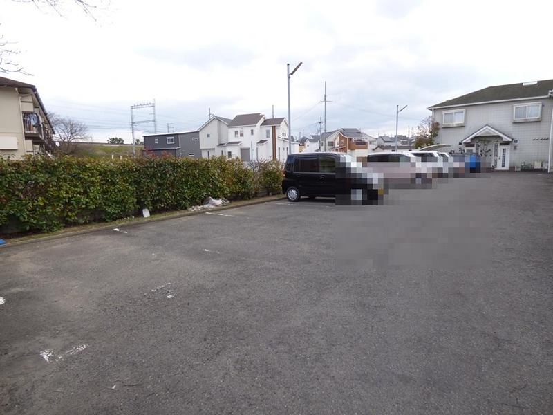 ロイヤルプラザ昴 駐車場