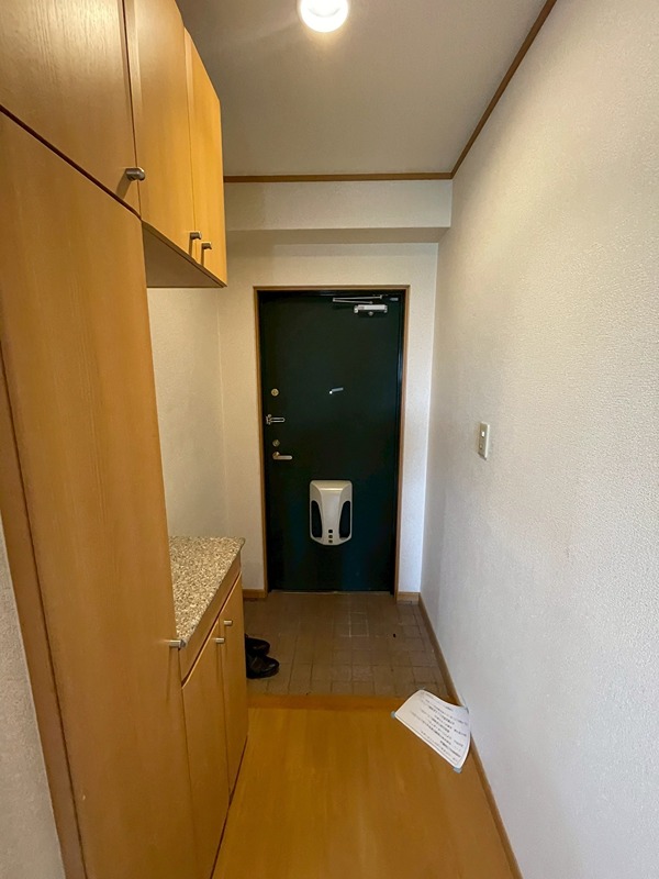 クリスタルウイング輝 玄関