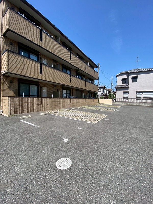 ヴィラ　クエンティ 駐車場