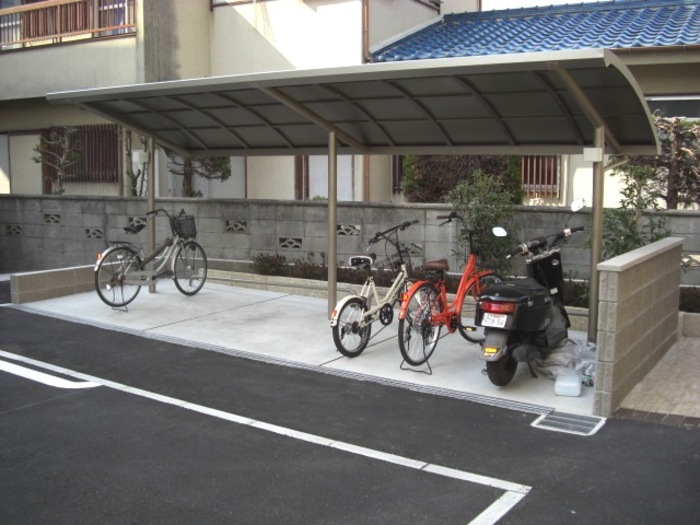ヴィラ　クエンティ 駐車場