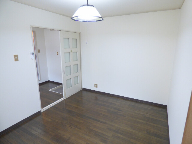 川辺ビル ベッドルーム