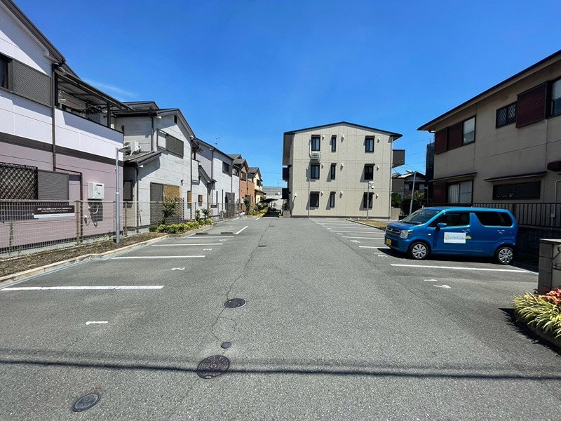 ル・フルーレ 駐車場