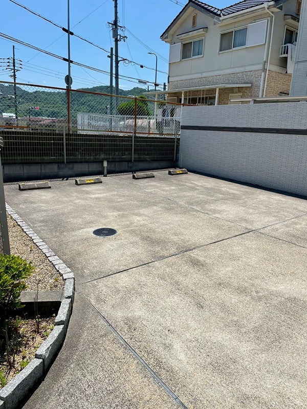 シャーメゾン楓 駐車場