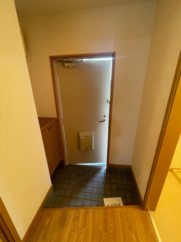 ジュネス 玄関