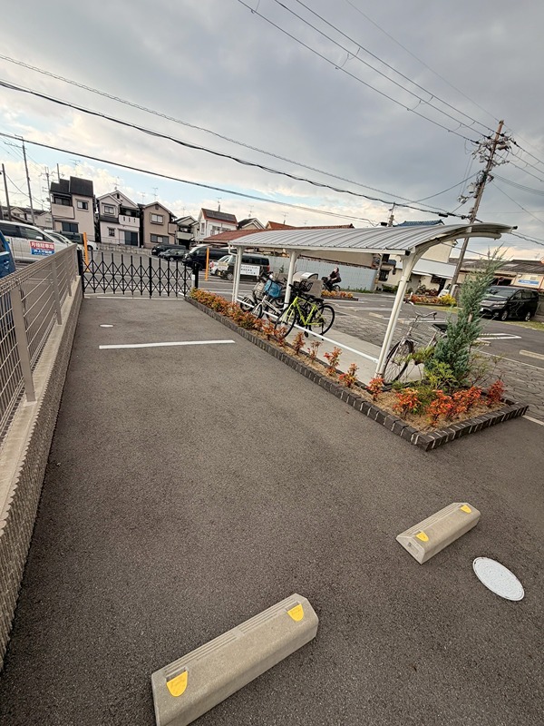 maizon・piececolline (メゾン・ピースコリーヌ) 駐車場