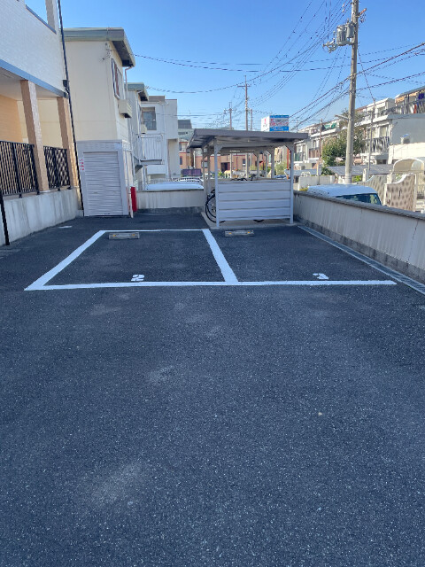 カンターレ鶯谷Ⅱ番館 駐車場