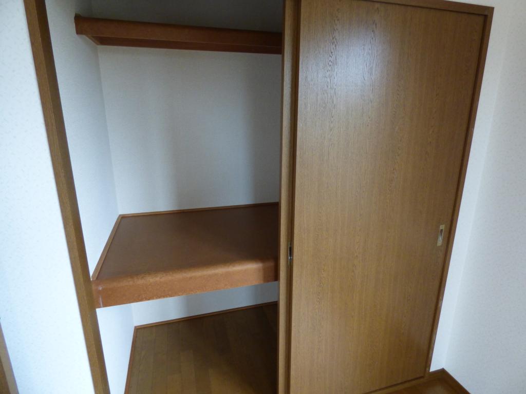 グランシャリオ　B棟 収納