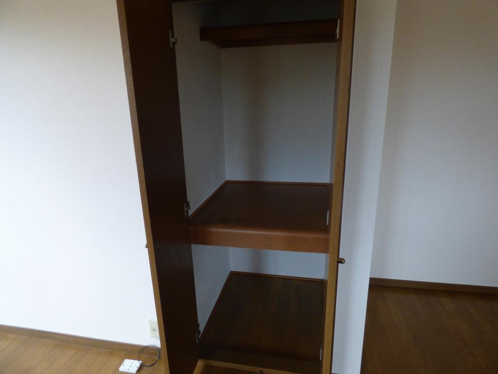 グランシャリオ　B棟 収納