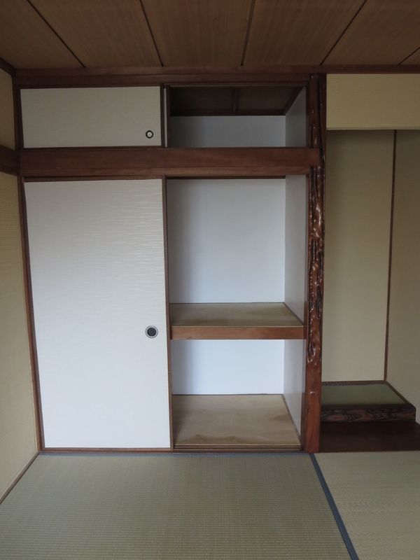 美原区平尾貸家 収納
