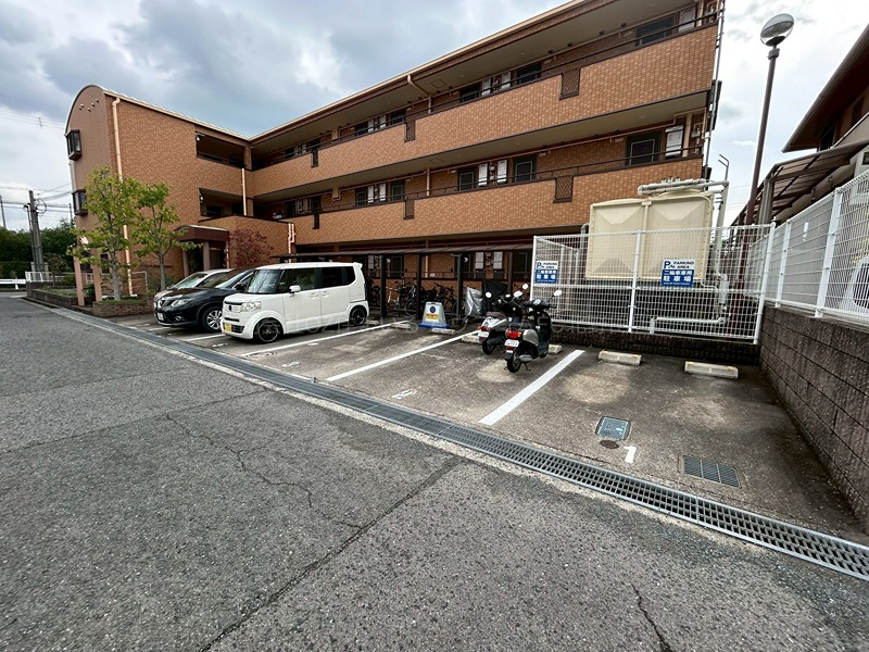 ＣＡＳＡ　ＤＥ　ＴＳＵＺＵＹＡＭＡＤＡＩ 駐車場