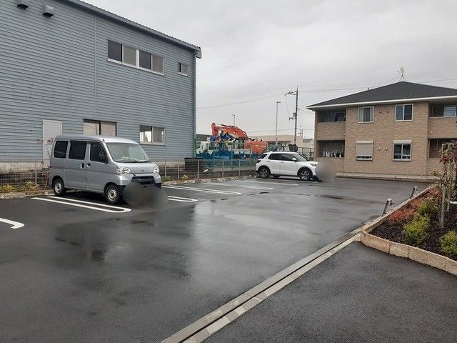 レジデンス　Ｂｒｅｅｚｅ　Ｖ 駐車場