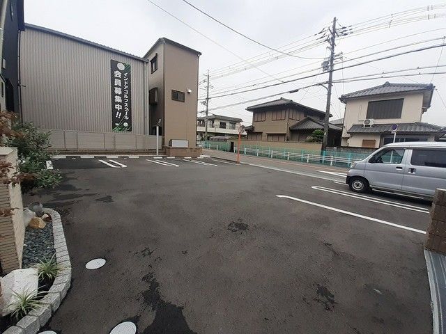 グランメゾン雅 駐車場