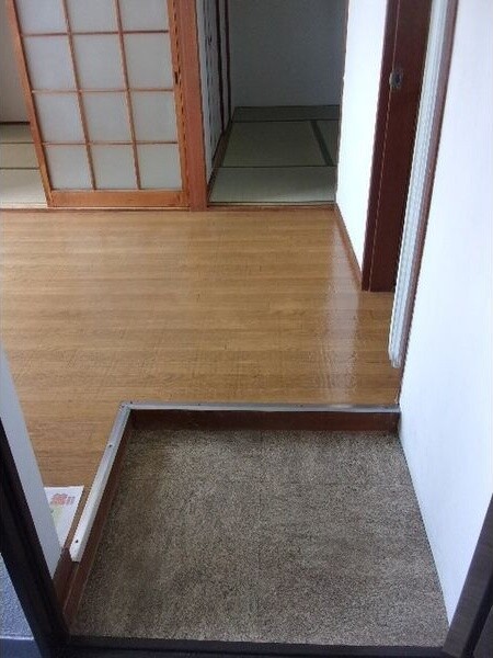 虹ヶ丘マンション 玄関