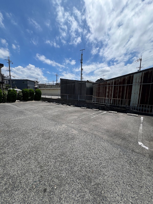 楠本ハイツ 駐車場