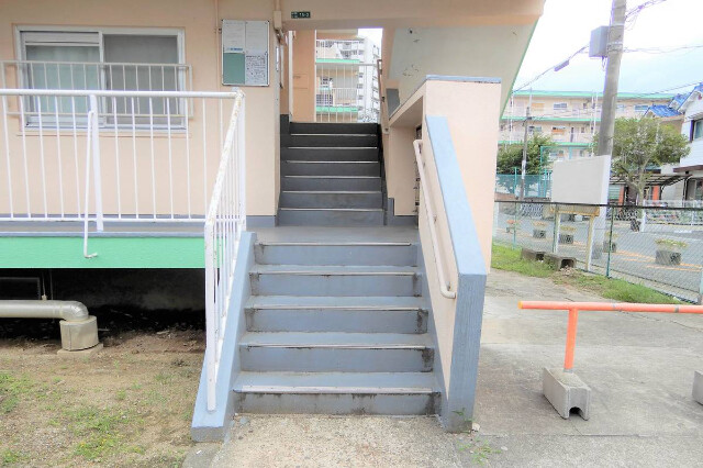 ビレッジハウス木戸1号棟 エントランス
