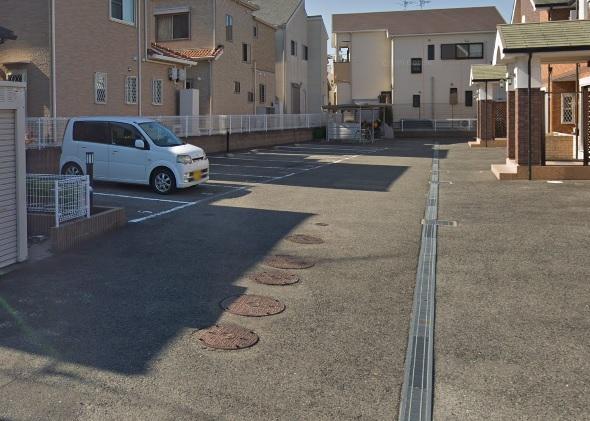 エン・フィールド 大饗 駐車場