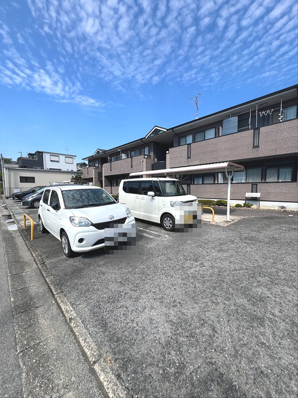 ソレアード・ニシキ 駐車場