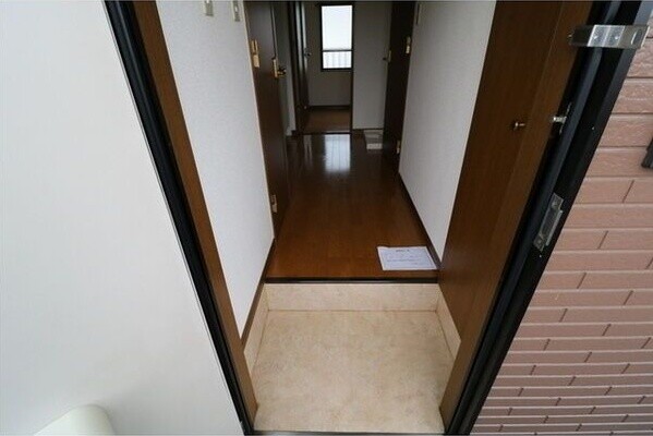 アムール もみの木 玄関