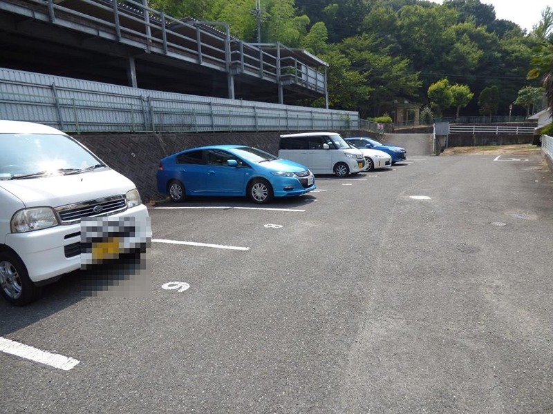 レインボーハイツ南 駐車場