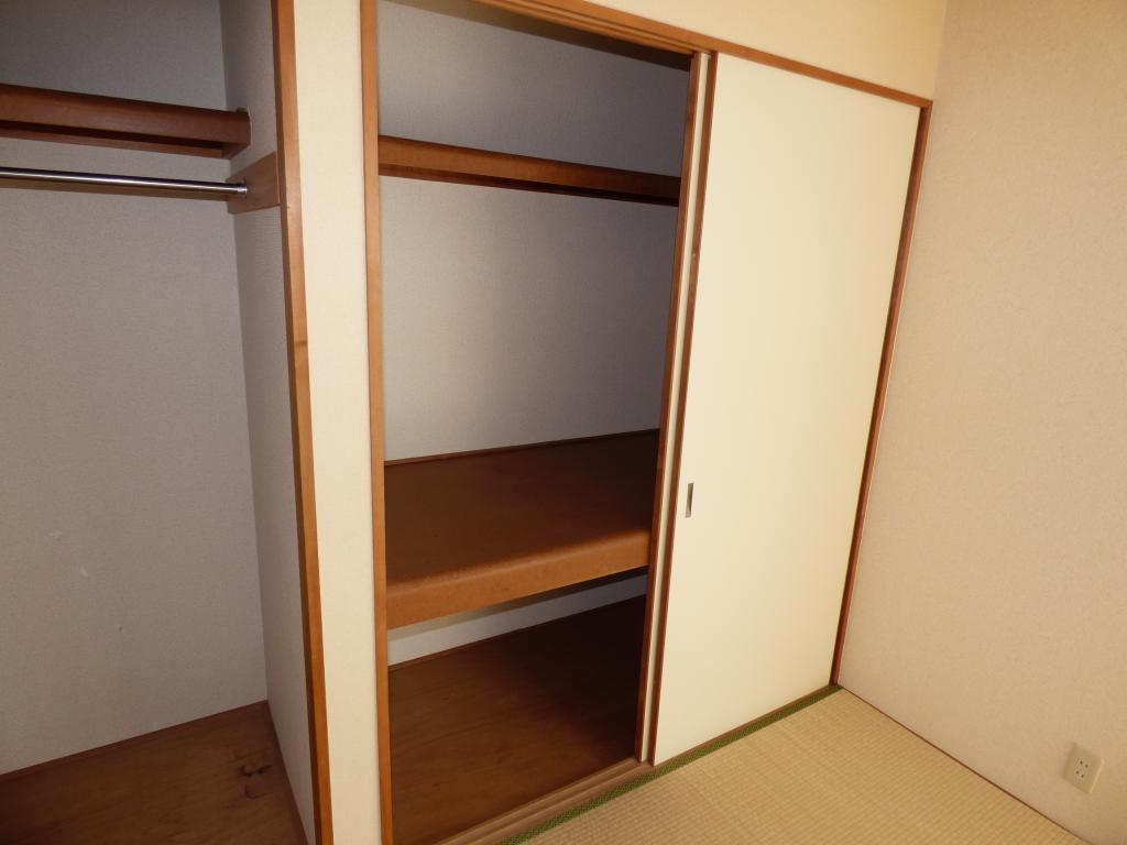 エステートピア楡 収納