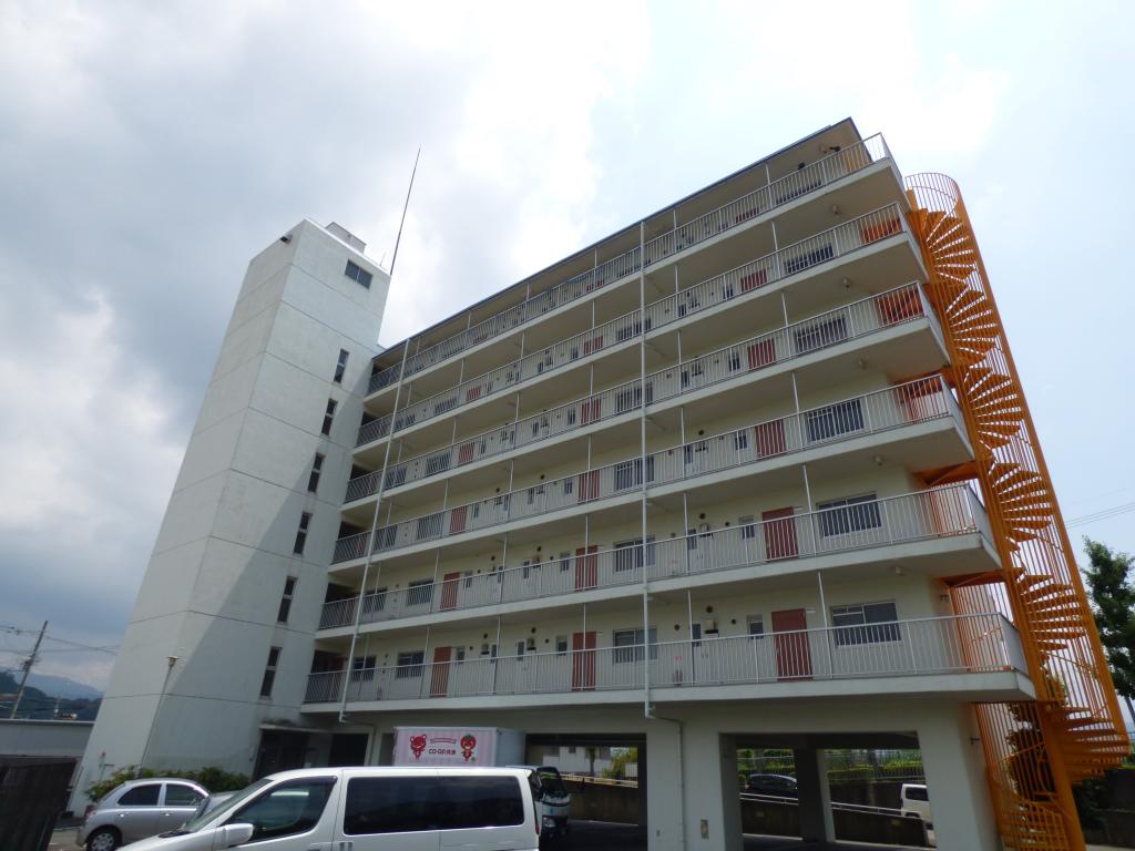 石坂スカイハイツ 外観