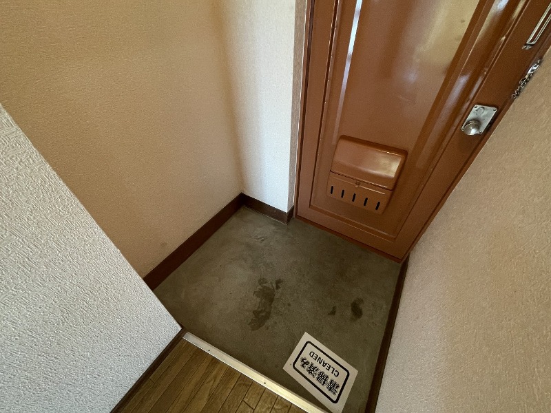 石坂スカイハイツ 玄関