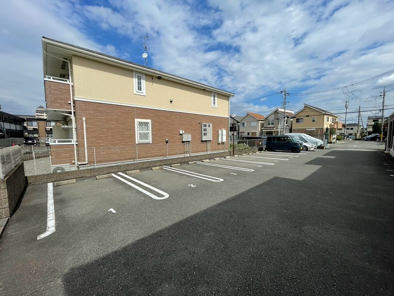 フィオーレ 駐車場