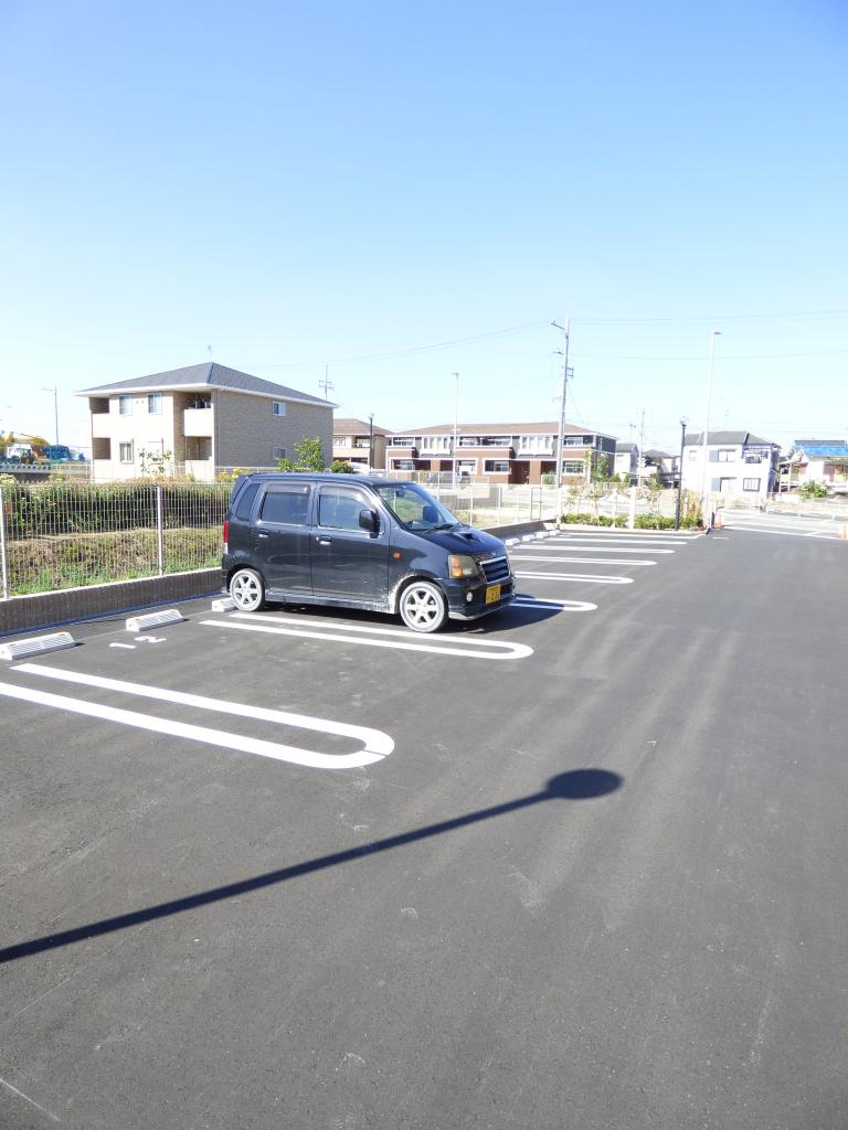 レジデンスＢｒｅｅｚｅⅢ 駐車場