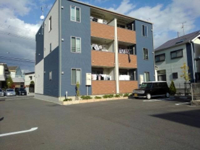 ストラーダ　ブリランテ 駐車場