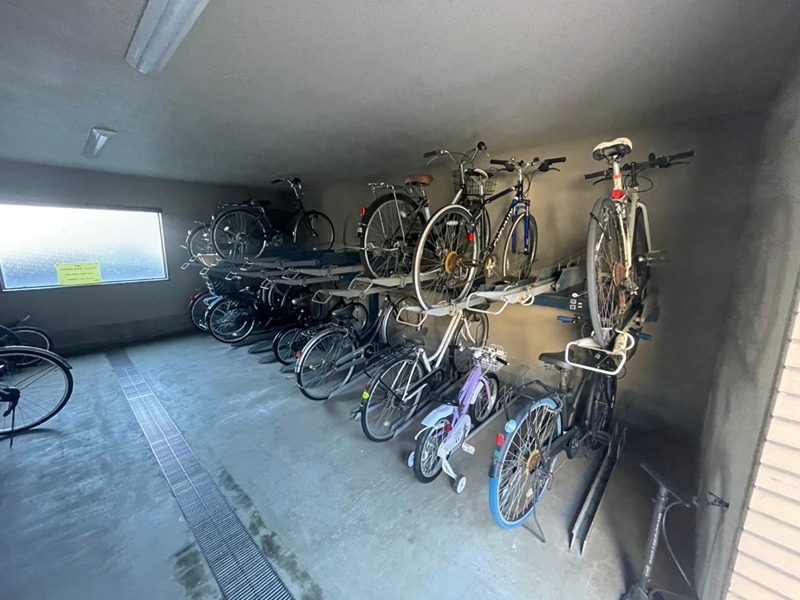 グレース代官Ⅲ 駐車場