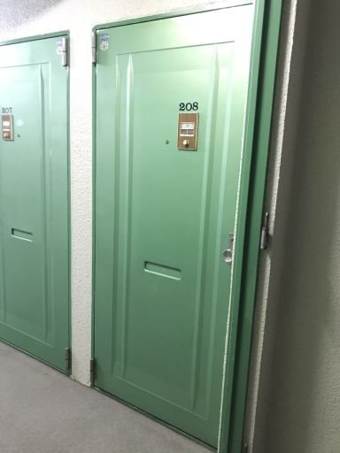 ビラ・ジャルダン高松町 玄関
