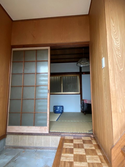 新堀店舗貸家倉庫 玄関