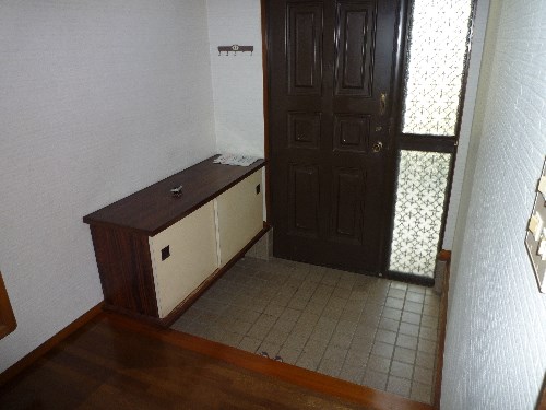 滝山戸建て 玄関