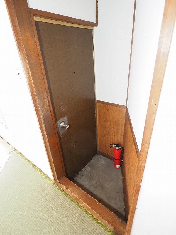 フラワーハウスＢ 玄関