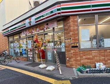 日本アタックビル コンビニ
