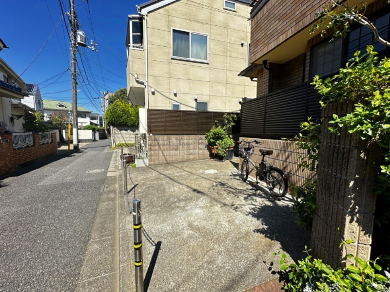 阿佐谷南12516貸家 駐車場